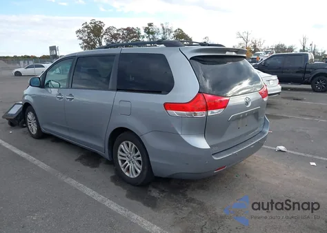 2013 Toyota Sienna Xle V6 8 Passenger from USA, damaged, VIN 5TDYK3DCXDS280774